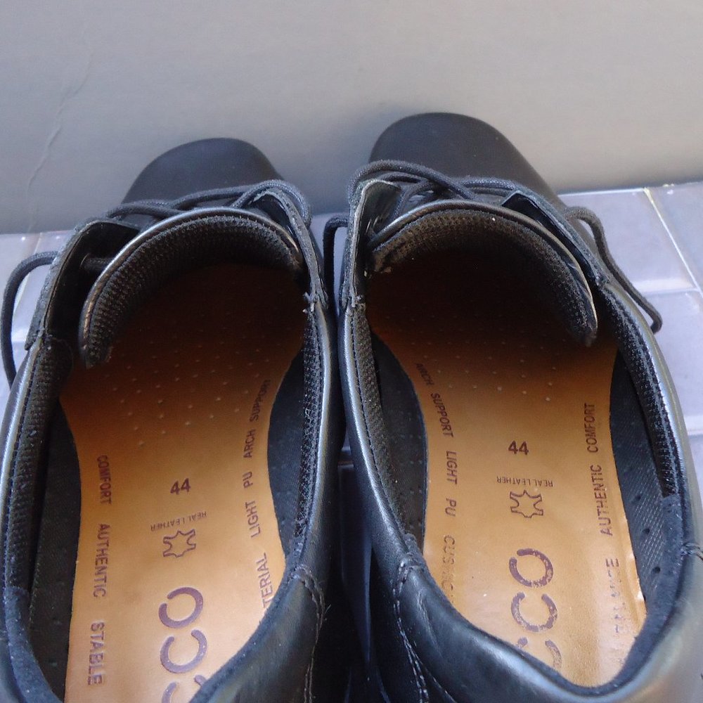 SIZE EU 44. ECCO Helsinki leather oxfords shoes. - Picture 12 of 16